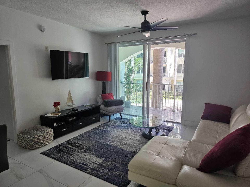 Active With Contract: $5,500 (2 beds, 2 baths, 1000 Square Feet)