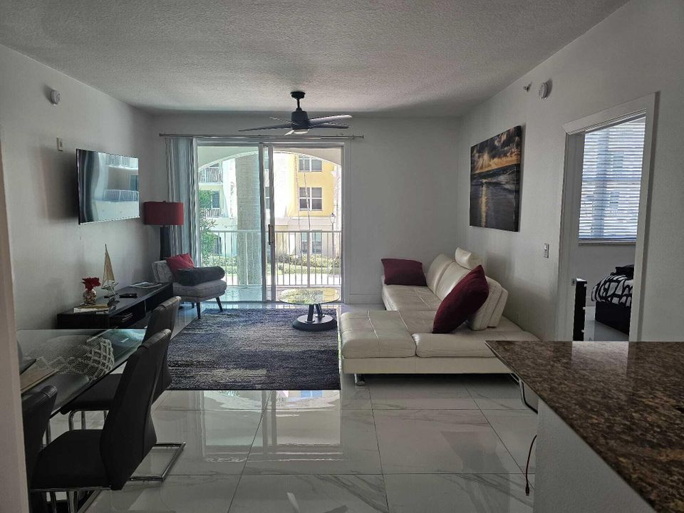 Active With Contract: $5,500 (2 beds, 2 baths, 1000 Square Feet)