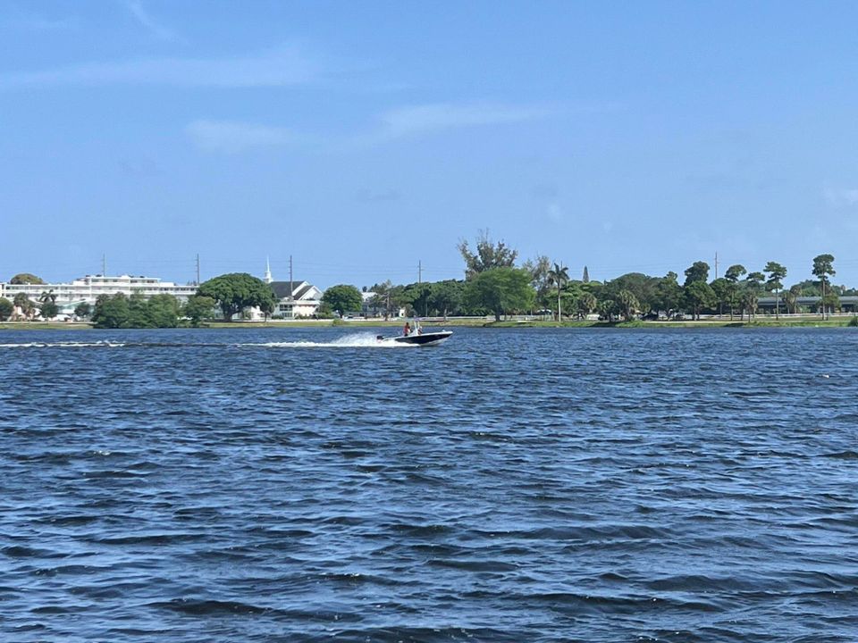 На продажу: $159,900 (1 спален, 1 ванн, 772 Квадратных фут)