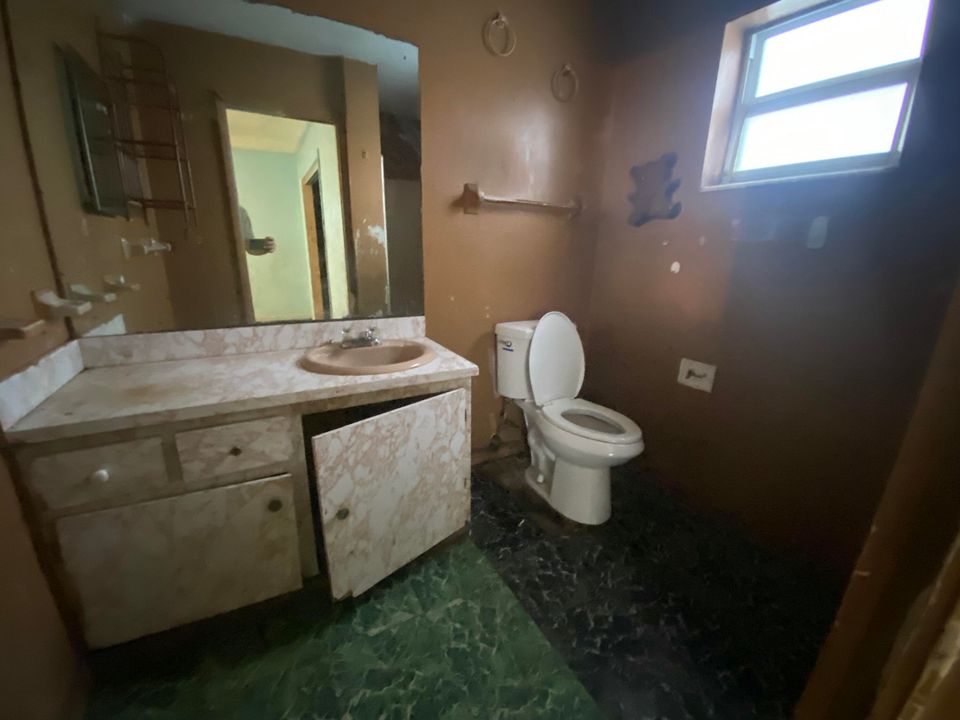 待售: $160,000 (3 贝兹, 2 浴室, 1729 平方英尺)