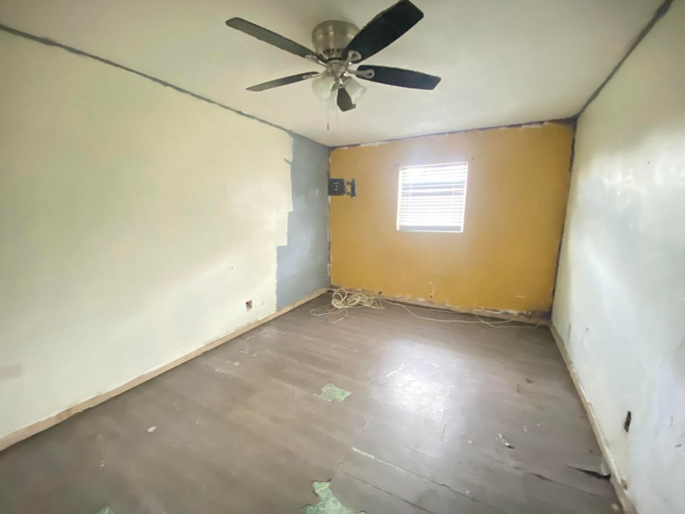 待售: $160,000 (3 贝兹, 2 浴室, 1729 平方英尺)