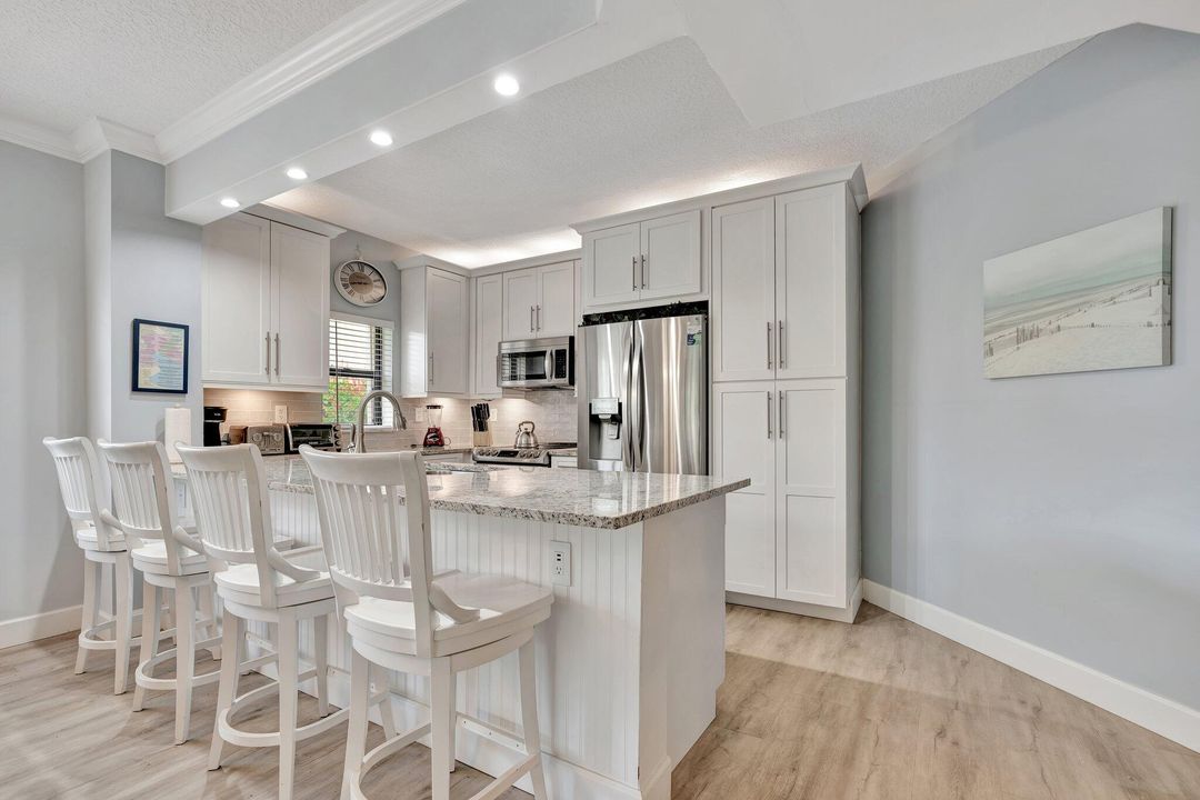 Activo con contrato: $6,000 (3 camas, 2 baños, 1446 Pies cuadrados)