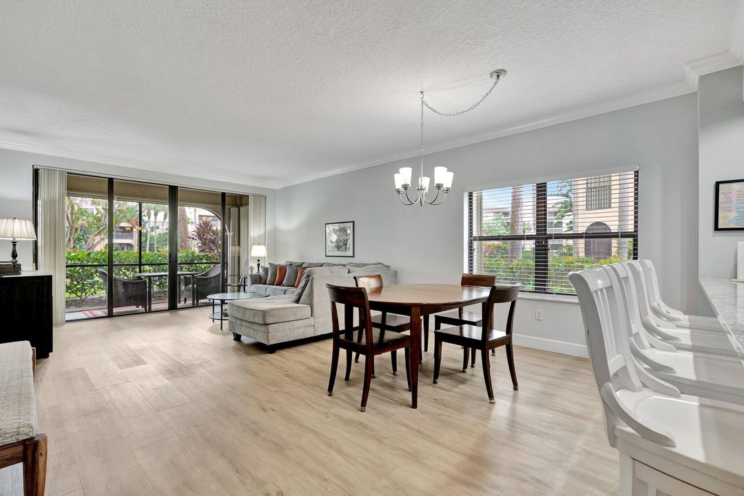 Activo con contrato: $6,000 (3 camas, 2 baños, 1446 Pies cuadrados)