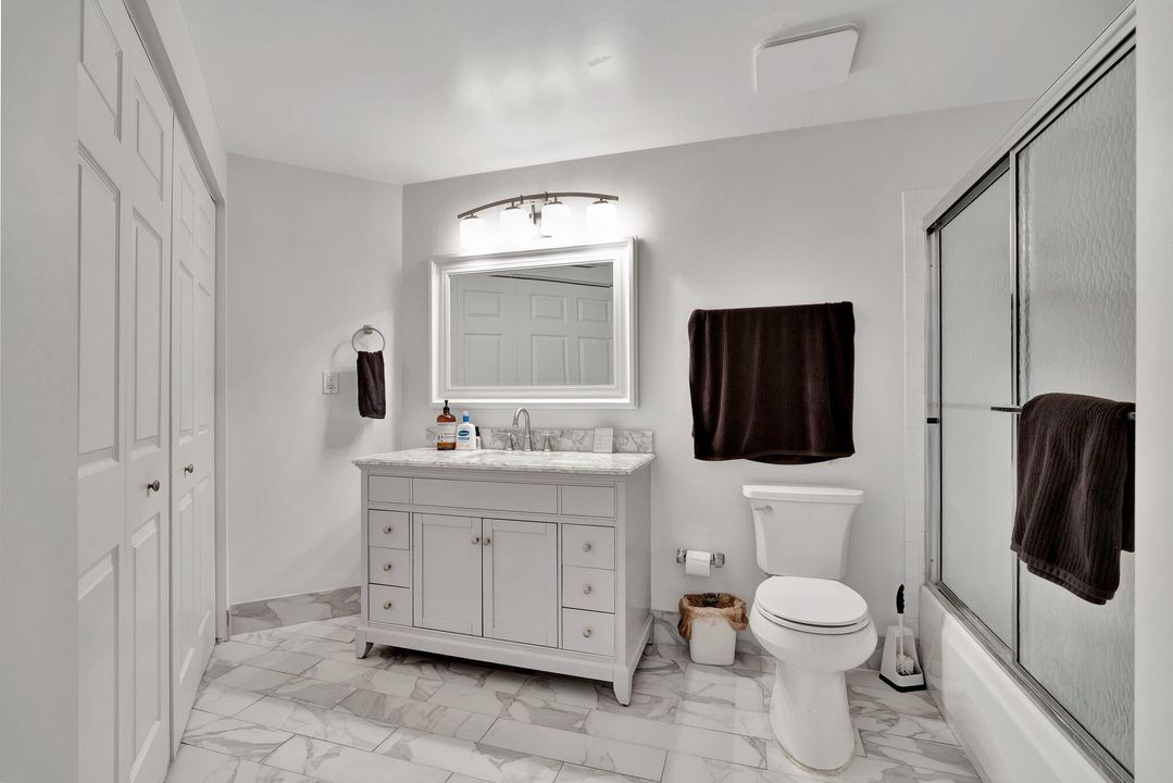 Activo con contrato: $6,000 (3 camas, 2 baños, 1446 Pies cuadrados)