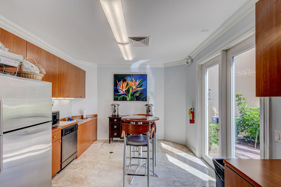 Activo con contrato: $6,000 (3 camas, 2 baños, 1446 Pies cuadrados)