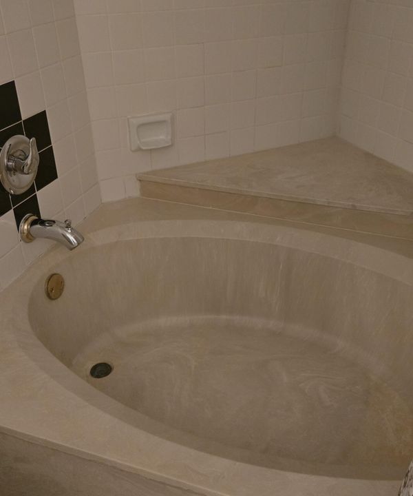 Active With Contract: $269,900 (2 beds, 2 baths, 1470 Square Feet)