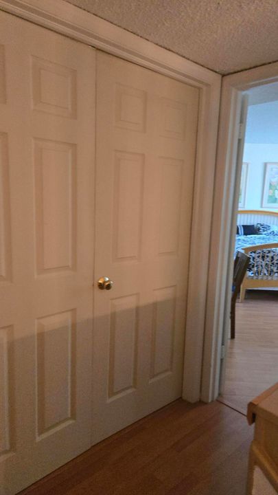 Active With Contract: $269,900 (2 beds, 2 baths, 1470 Square Feet)