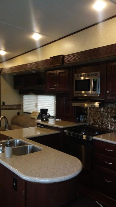 For Sale: $799,000 (3 beds, 2 baths, 1569 Square Feet)