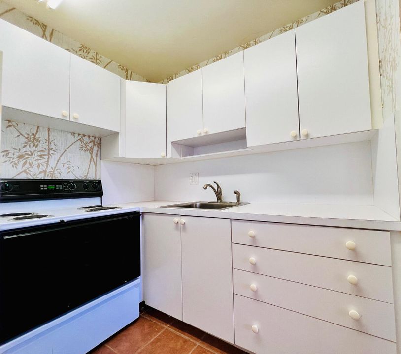 待售: $80,000 (1 贝兹, 1 浴室, 684 平方英尺)