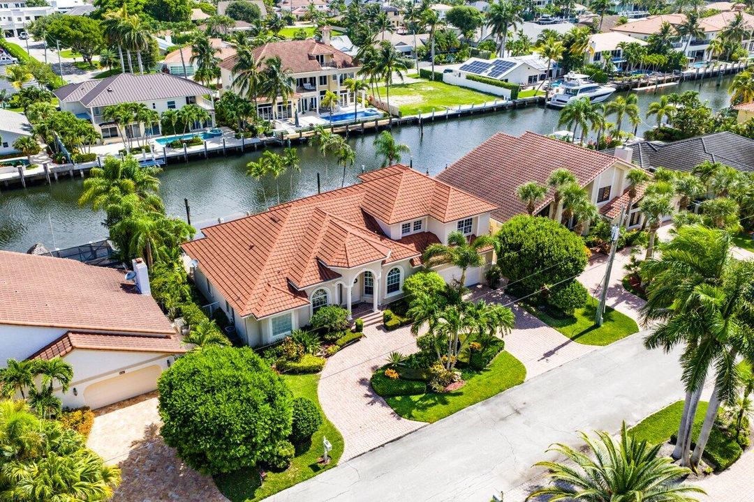 Recently Sold: $3,299,000 (4 beds, 3 baths, 3443 Square Feet)