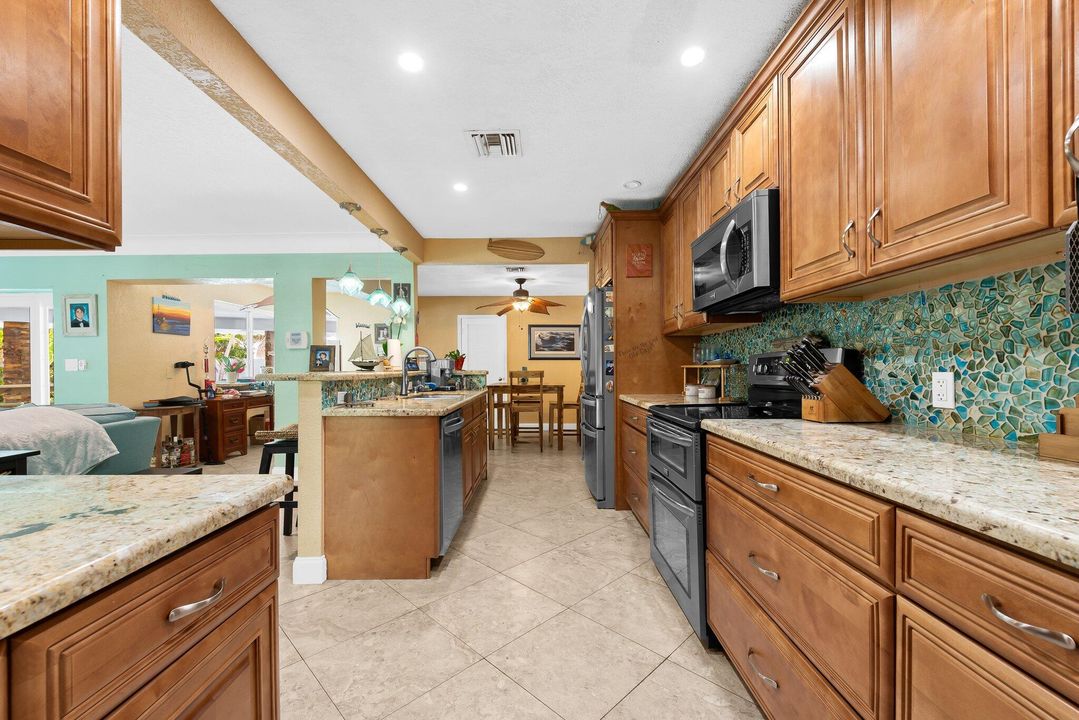 Activo con contrato: $899,900 (3 camas, 2 baños, 1862 Pies cuadrados)