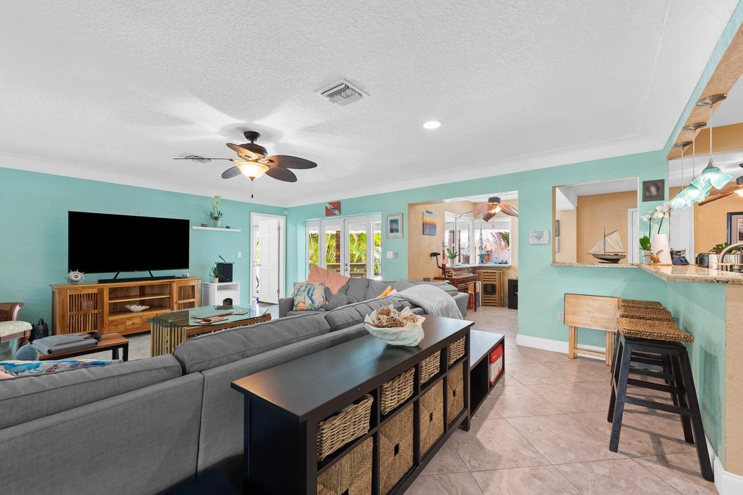 Activo con contrato: $899,900 (3 camas, 2 baños, 1862 Pies cuadrados)