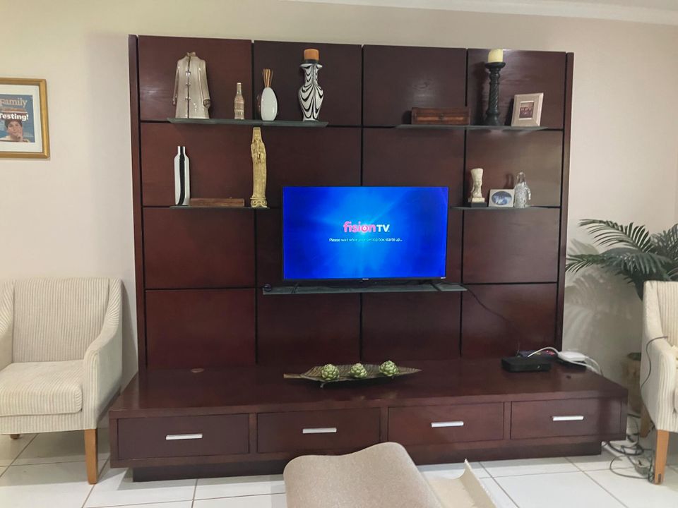 Vendido Recientemente: $189,900 (2 camas, 2 baños, 1266 Pies cuadrados)