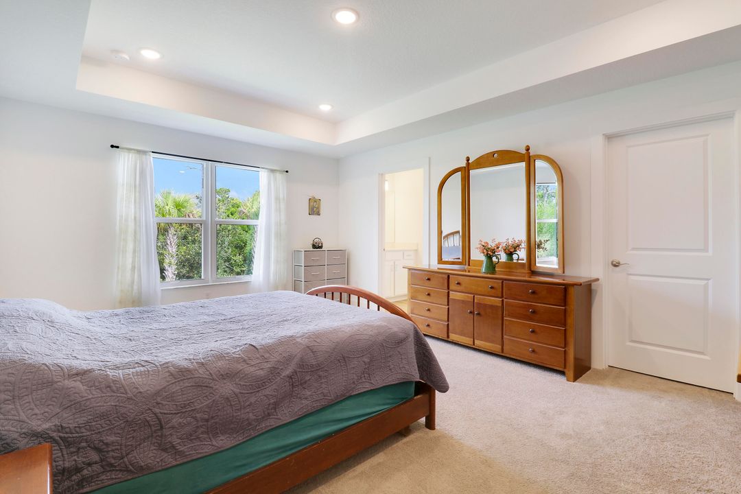 待售: $435,000 (3 贝兹, 2 浴室, 1974 平方英尺)