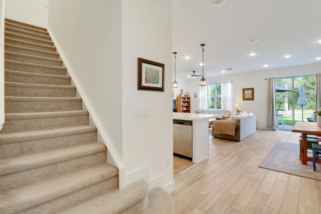 待售: $435,000 (3 贝兹, 2 浴室, 1974 平方英尺)