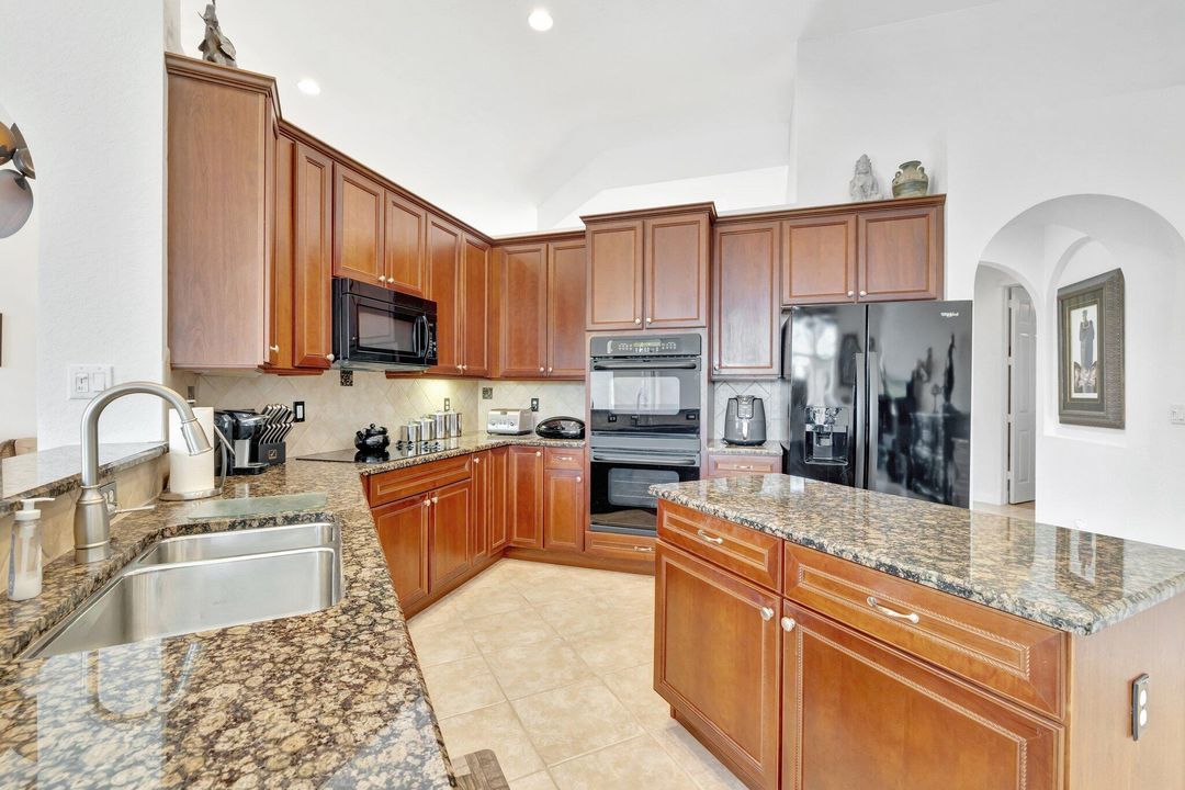 待售: $1,295,000 (4 贝兹, 3 浴室, 2818 平方英尺)