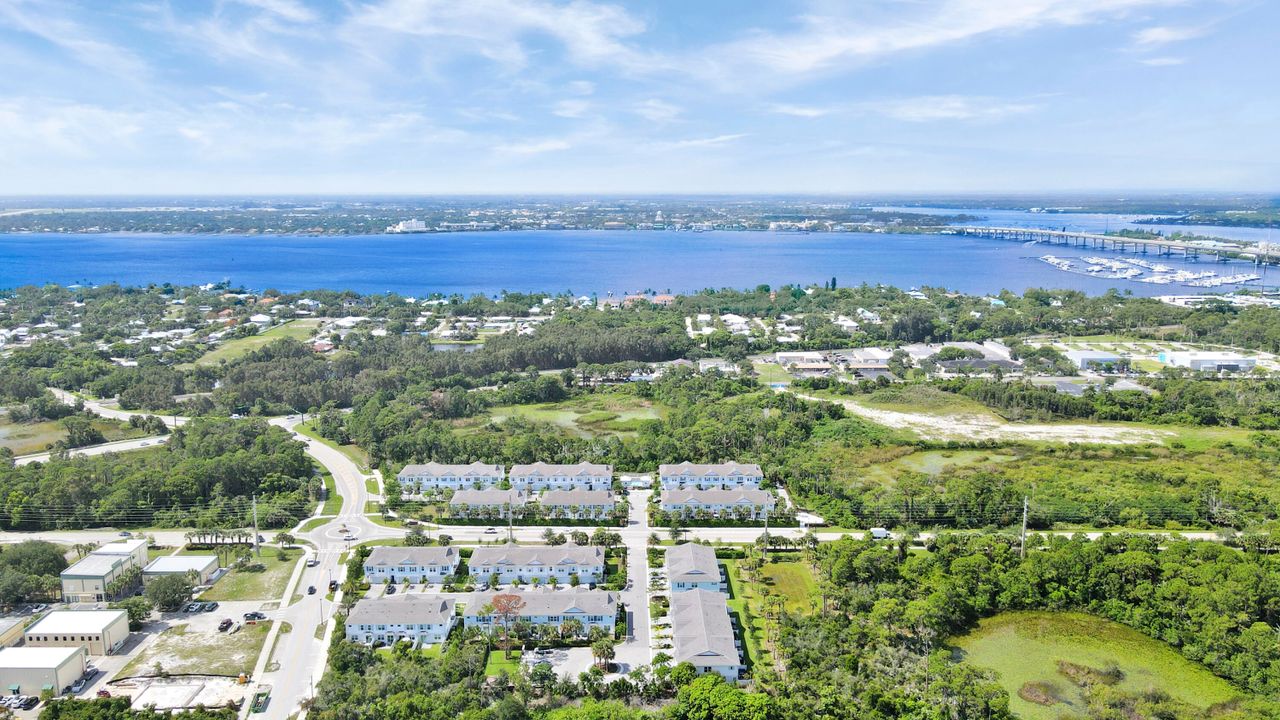 待售: $435,000 (3 贝兹, 2 浴室, 1974 平方英尺)