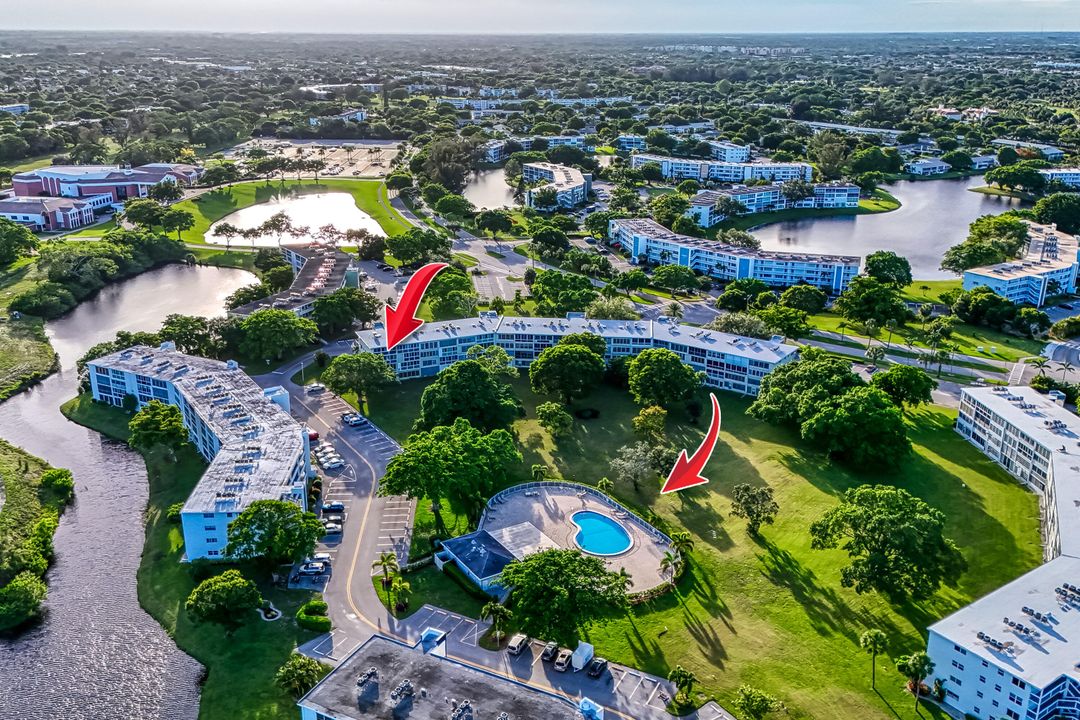 Active With Contract: $134,900 (2 beds, 2 baths, 841 Square Feet)