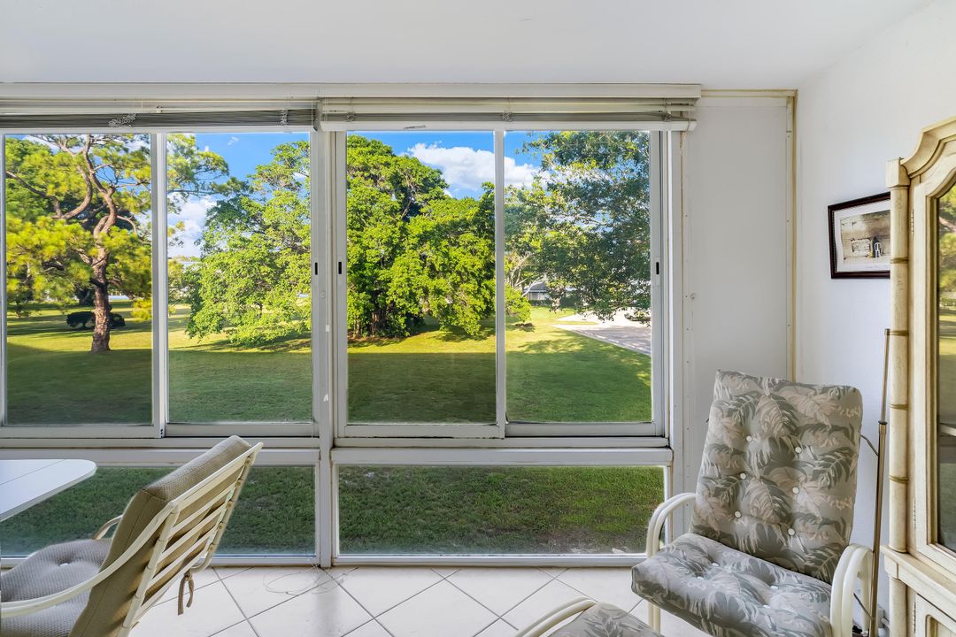 Active With Contract: $134,900 (2 beds, 2 baths, 841 Square Feet)