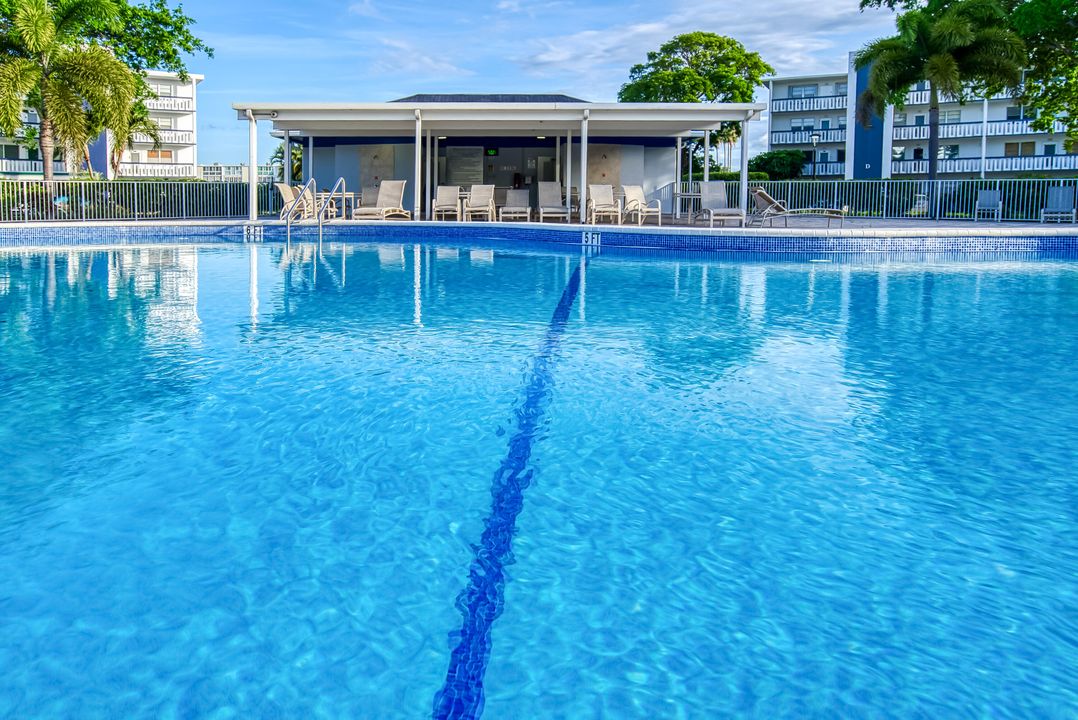 Active With Contract: $134,900 (2 beds, 2 baths, 841 Square Feet)