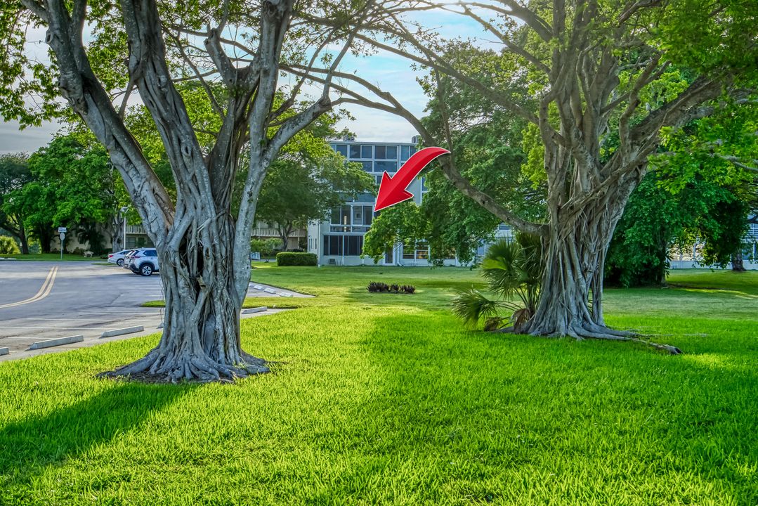 Active With Contract: $134,900 (2 beds, 2 baths, 841 Square Feet)