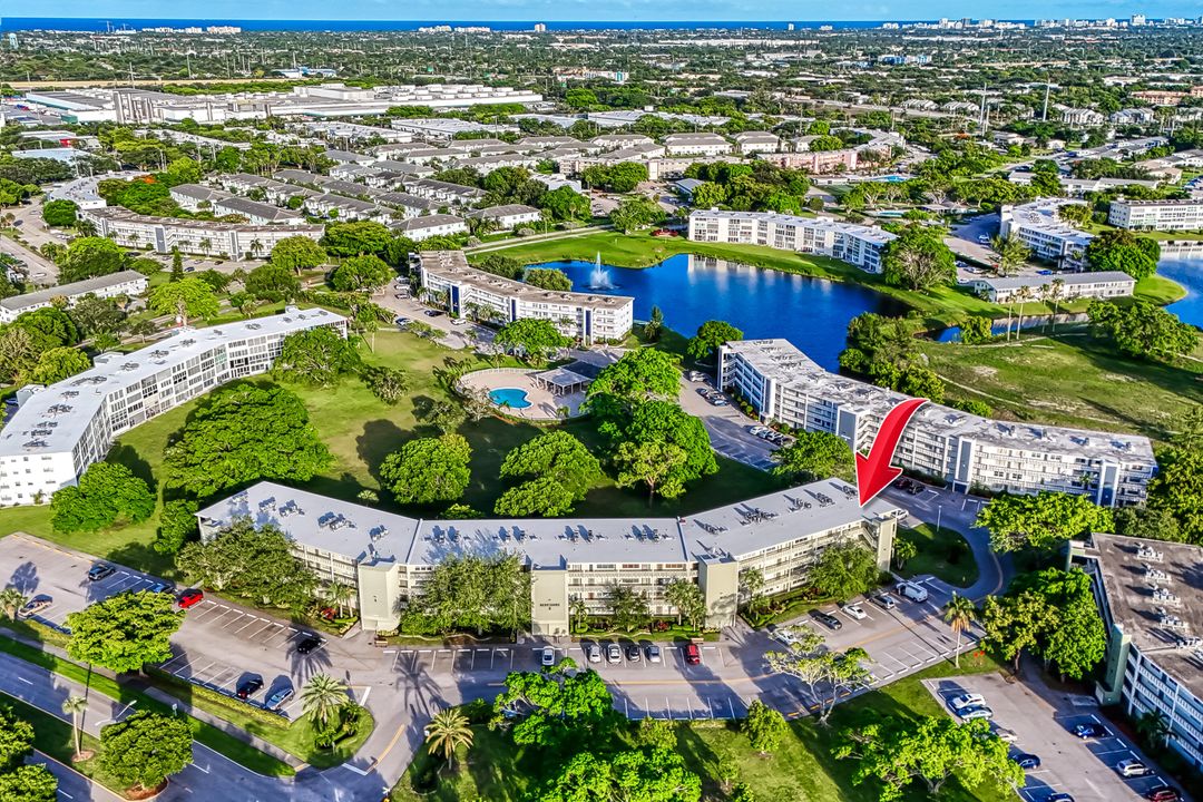 Active With Contract: $134,900 (2 beds, 2 baths, 841 Square Feet)