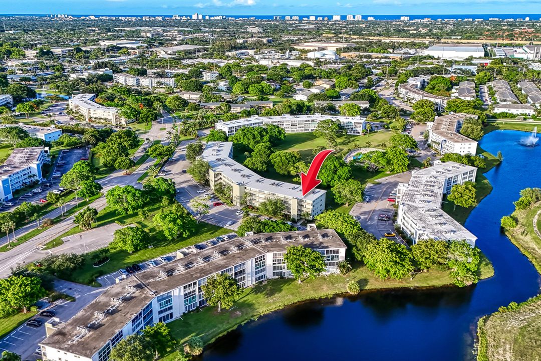 Active With Contract: $134,900 (2 beds, 2 baths, 841 Square Feet)