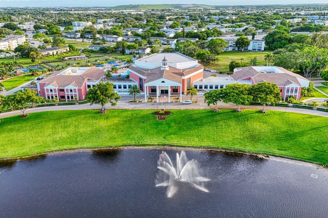 Active With Contract: $134,900 (2 beds, 2 baths, 841 Square Feet)