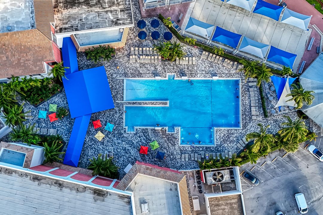 Active With Contract: $134,900 (2 beds, 2 baths, 841 Square Feet)