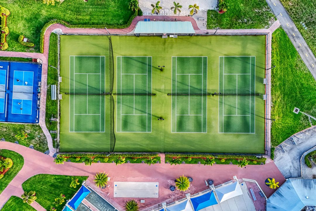 Active With Contract: $134,900 (2 beds, 2 baths, 841 Square Feet)