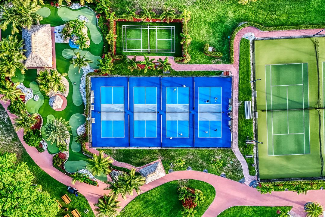 Active With Contract: $134,900 (2 beds, 2 baths, 841 Square Feet)