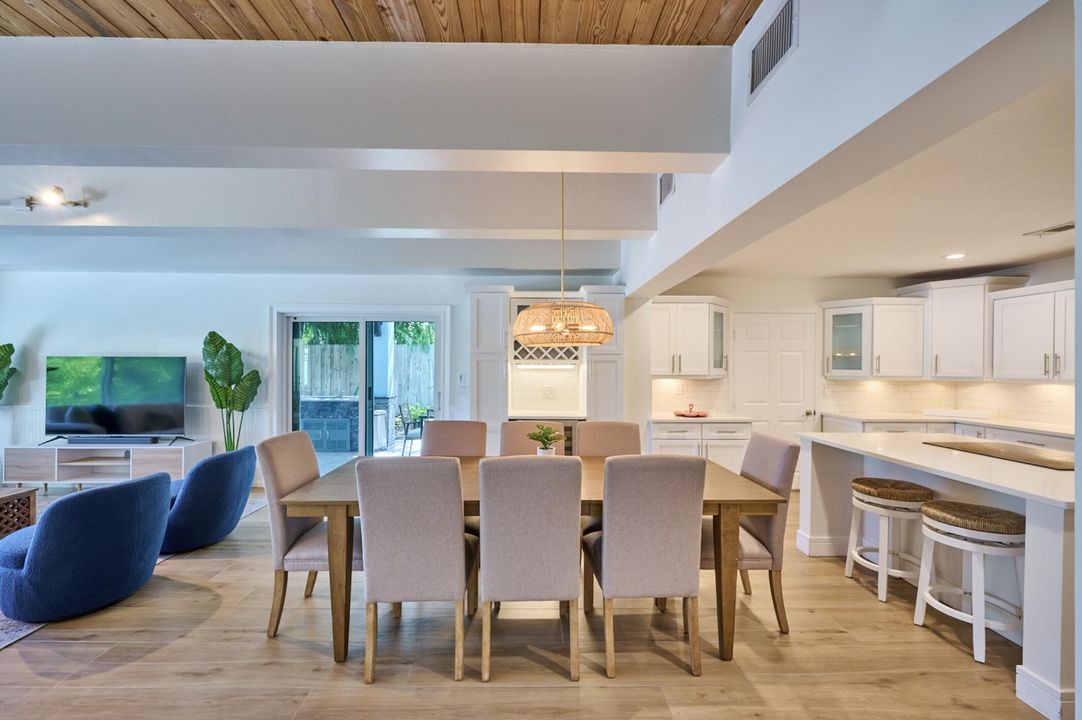 For Rent: $15,500 (5 beds, 4 baths, 2906 Square Feet)