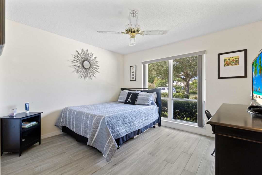 Active With Contract: $287,000 (2 beds, 2 baths, 1177 Square Feet)