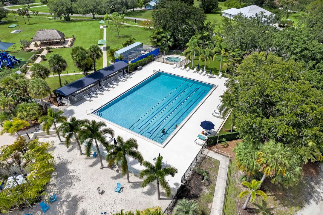 Active With Contract: $287,000 (2 beds, 2 baths, 1177 Square Feet)