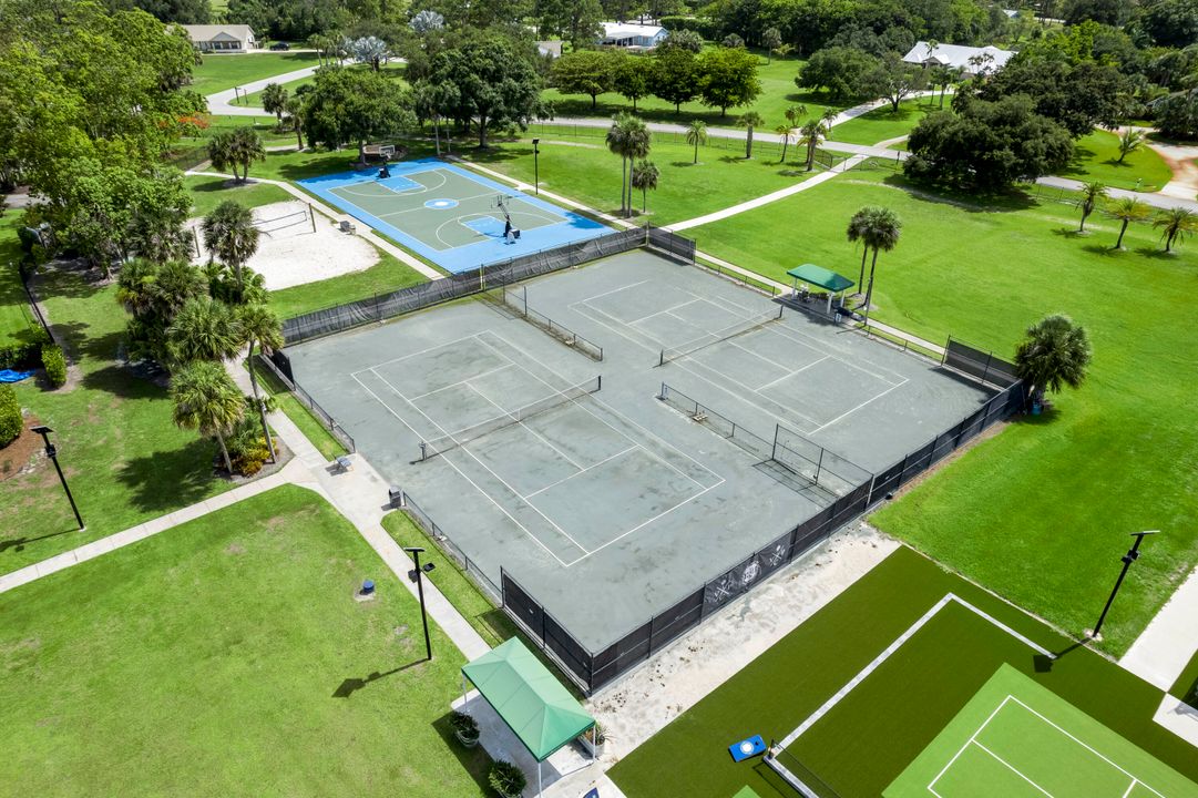 Active With Contract: $287,000 (2 beds, 2 baths, 1177 Square Feet)