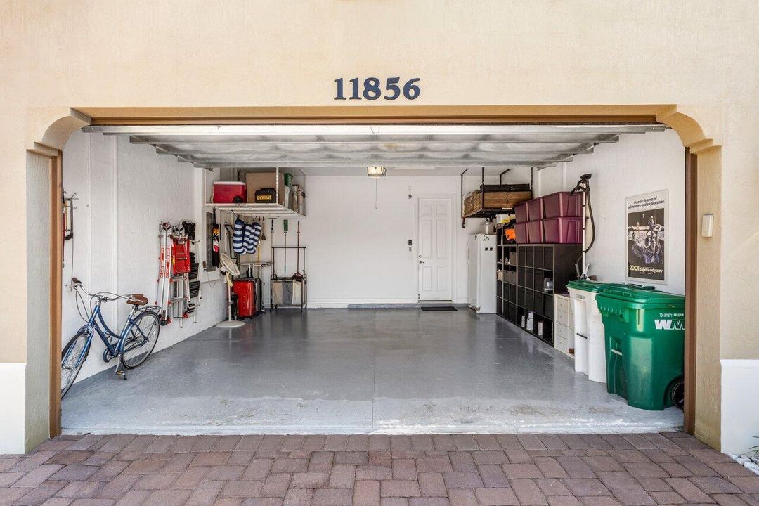 В аренду: $6,000 (2 спален, 2 ванн, 2601 Квадратных фут)