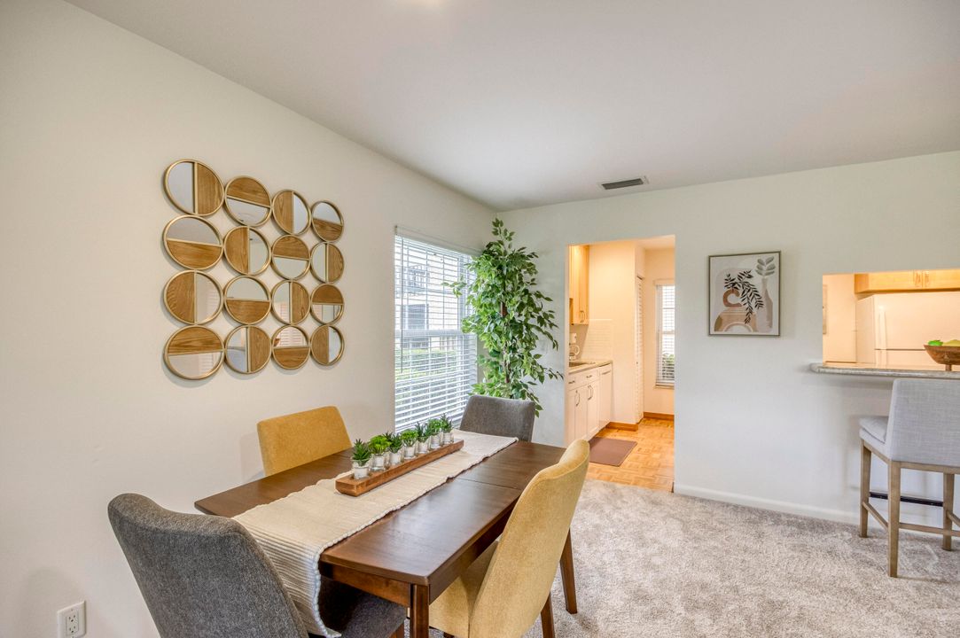 出租: $5,000 (2 贝兹, 2 浴室, 1251 平方英尺)