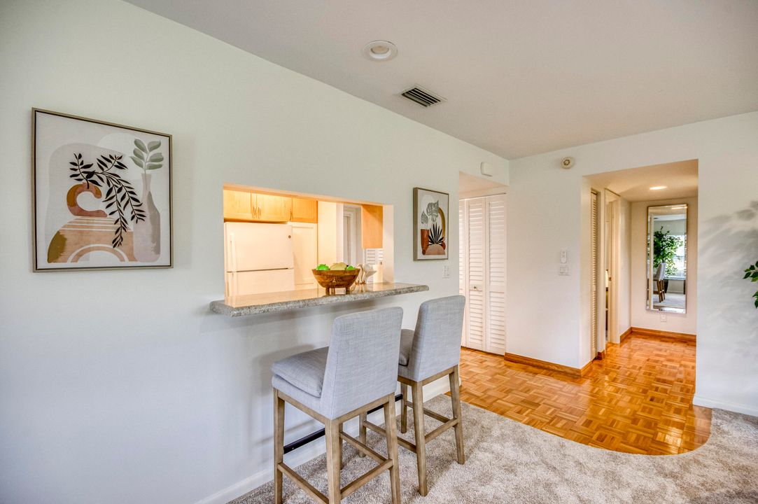 出租: $5,000 (2 贝兹, 2 浴室, 1251 平方英尺)