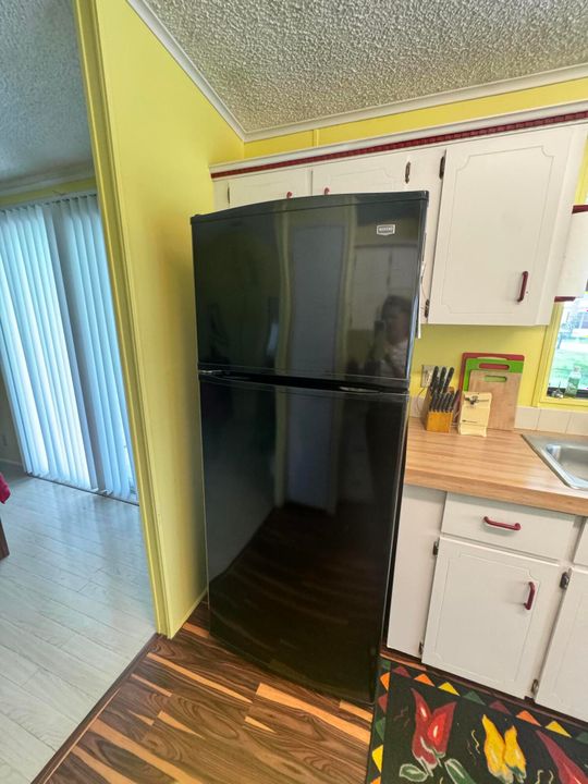 For Sale: $45,500 (2 beds, 2 baths, 1400 Square Feet)