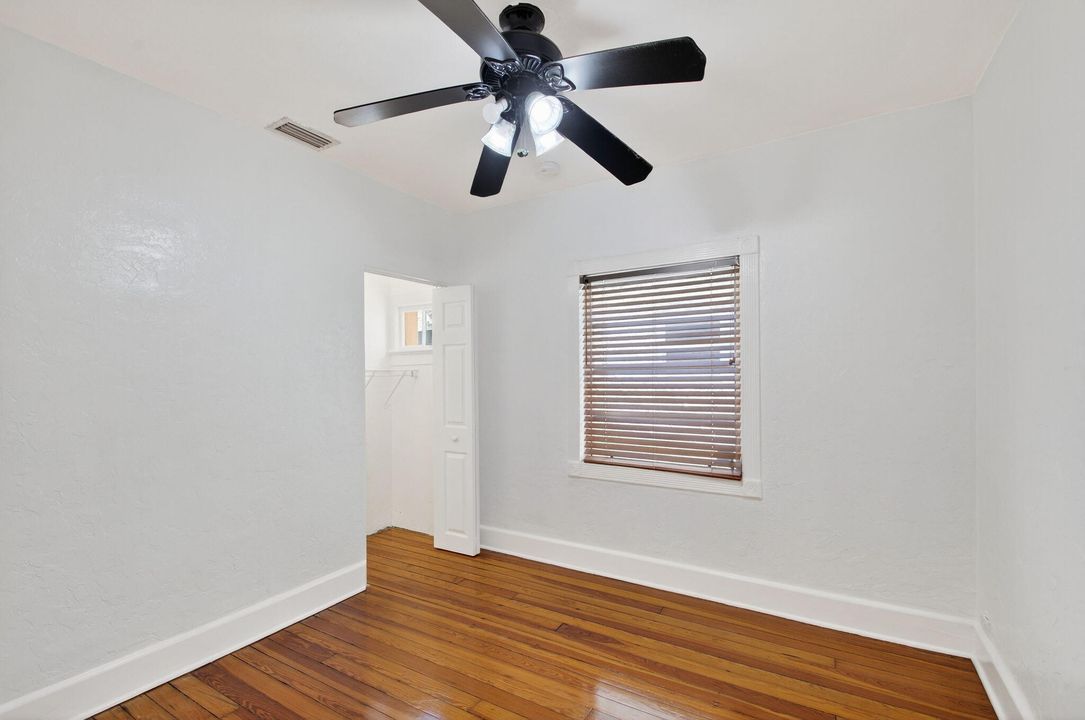 For Sale: $345,000 (2 beds, 1 baths, 1106 Square Feet)