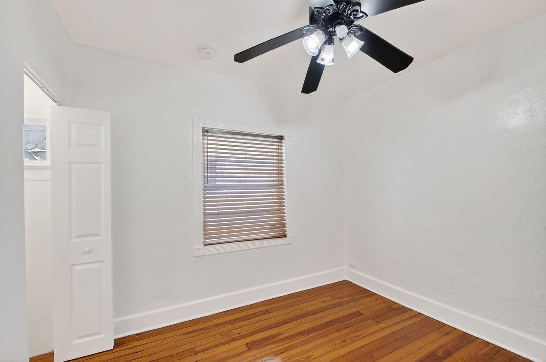 For Sale: $345,000 (2 beds, 1 baths, 1106 Square Feet)