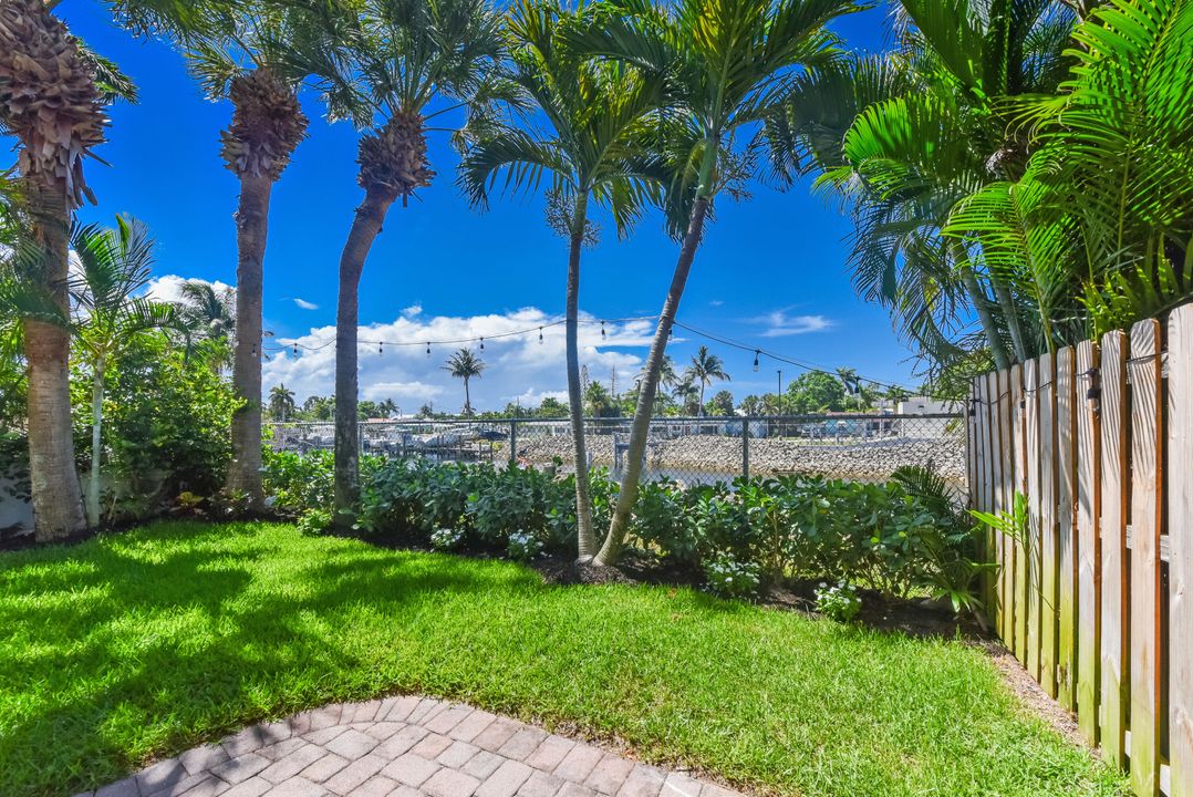 For Sale: $549,900 (4 beds, 2 baths, 1945 Square Feet)