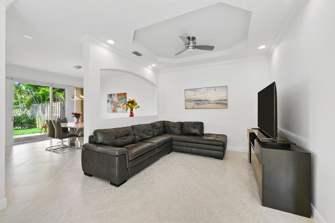 For Sale: $549,900 (4 beds, 2 baths, 1945 Square Feet)