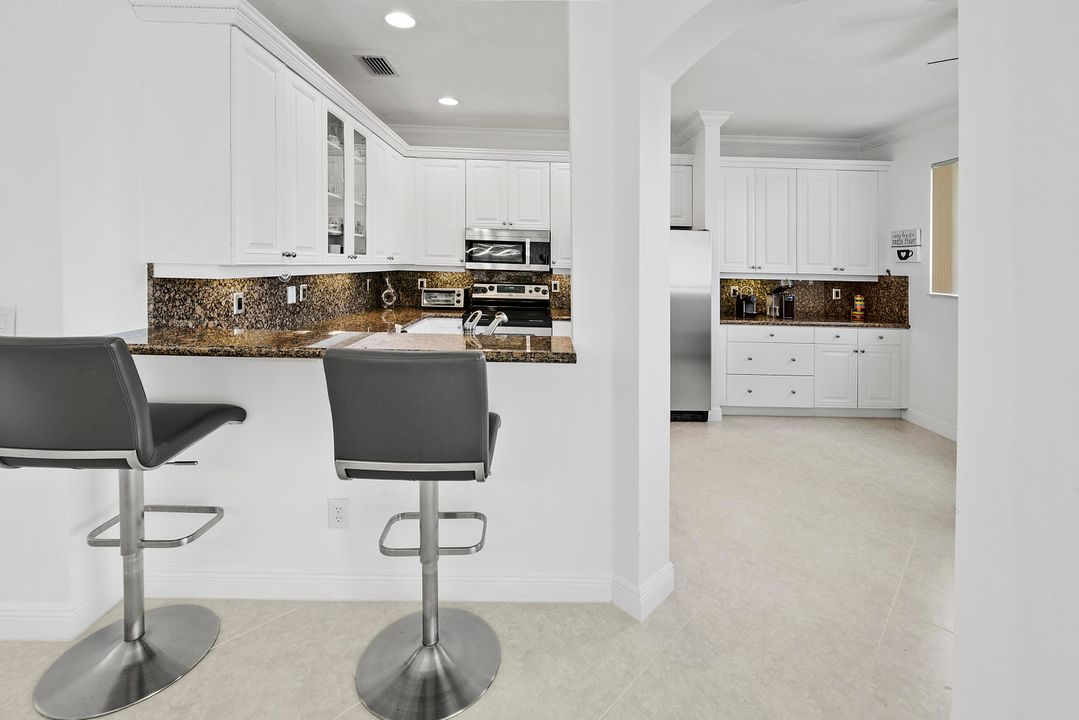 For Sale: $549,900 (4 beds, 2 baths, 1945 Square Feet)