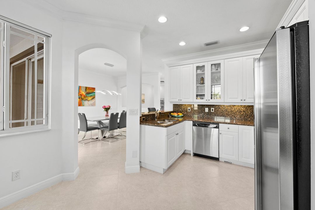 For Sale: $549,900 (4 beds, 2 baths, 1945 Square Feet)