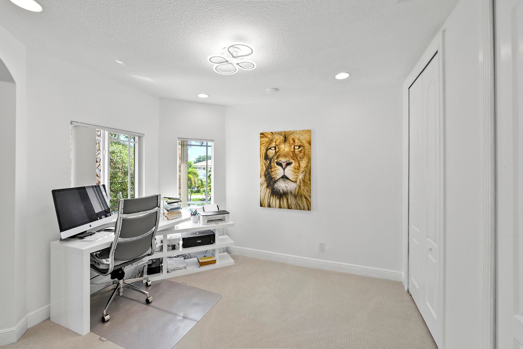 For Sale: $549,900 (4 beds, 2 baths, 1945 Square Feet)