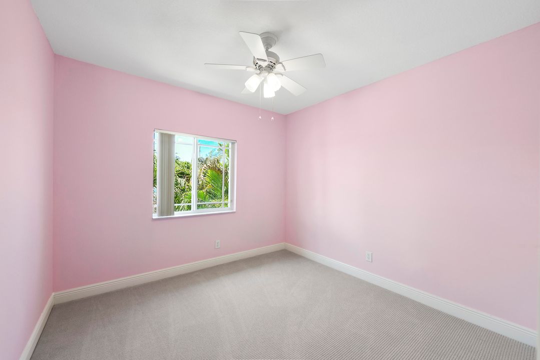 For Sale: $549,900 (4 beds, 2 baths, 1945 Square Feet)