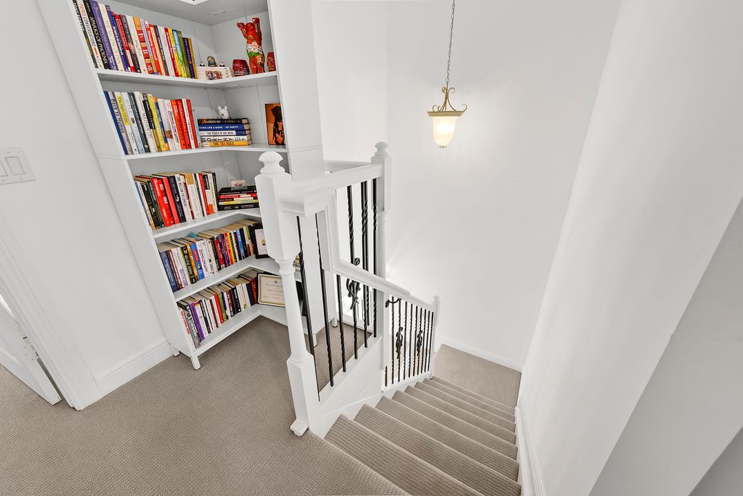 For Sale: $549,900 (4 beds, 2 baths, 1945 Square Feet)