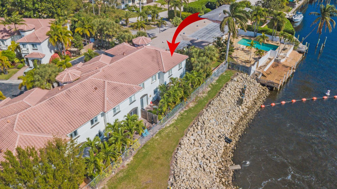 For Sale: $549,900 (4 beds, 2 baths, 1945 Square Feet)