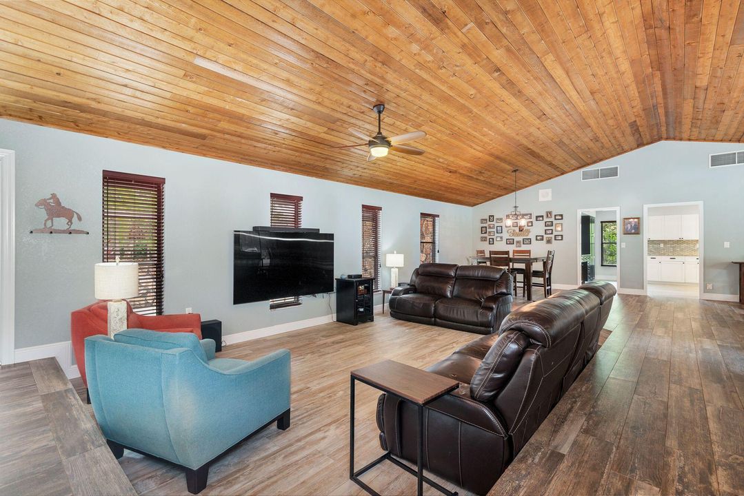 Activo con contrato: $1,475,000 (3 camas, 3 baños, 3279 Pies cuadrados)